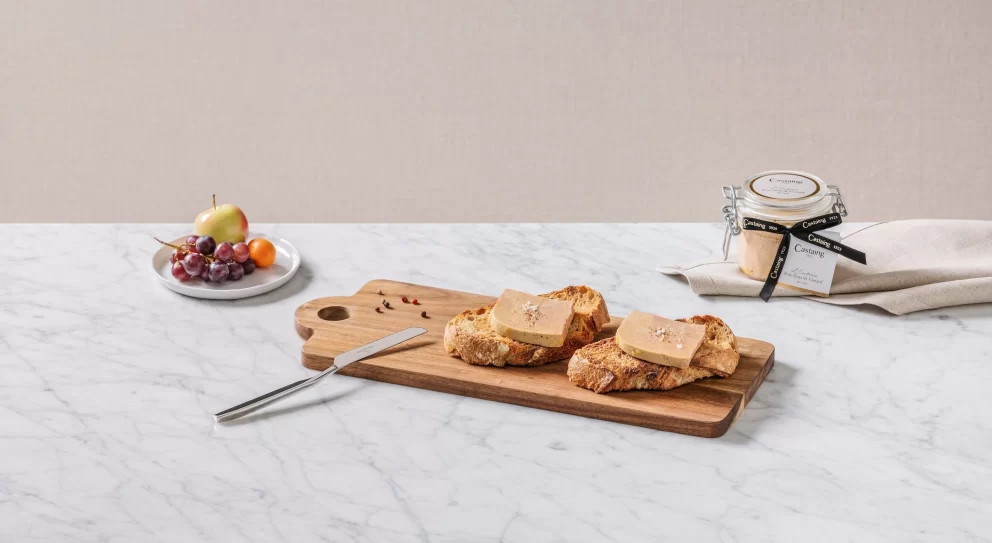 Foie gras sur tartine de pain